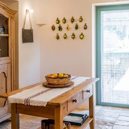 Trullo Magnifico 8, Emma * أوستوني