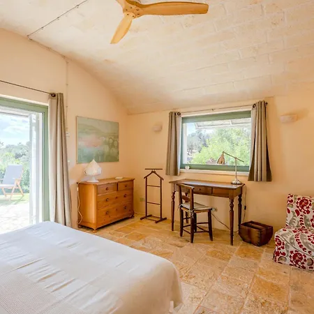 Trullo Magnifico 8, Emma أوستوني